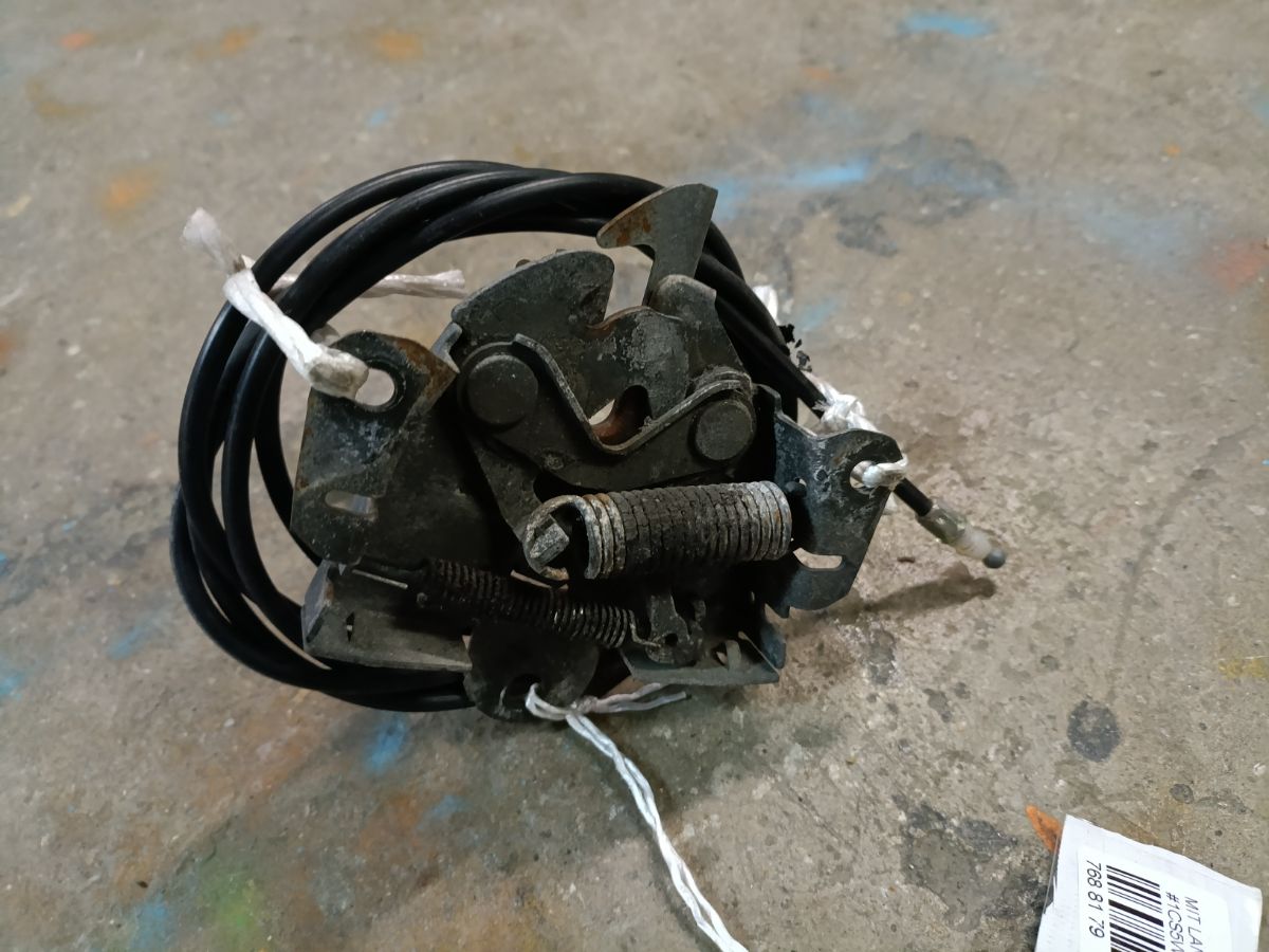 Тросик капота на Mitsubishi Lancer Cedia Wagon CS5W Фото 4