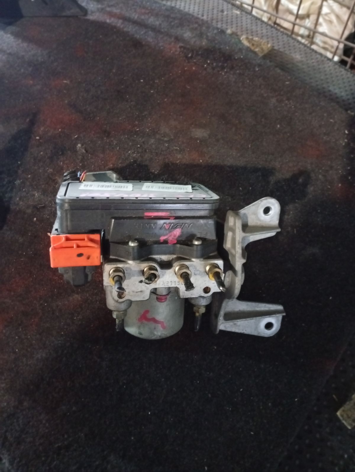 Блок ABS на Honda Accord CL7 K20A Фото 5