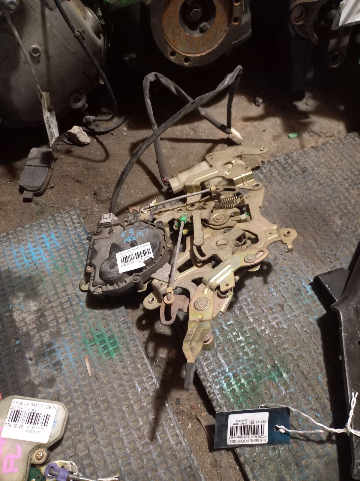 Замок двери на Mazda Mpv LW3W Фото 3