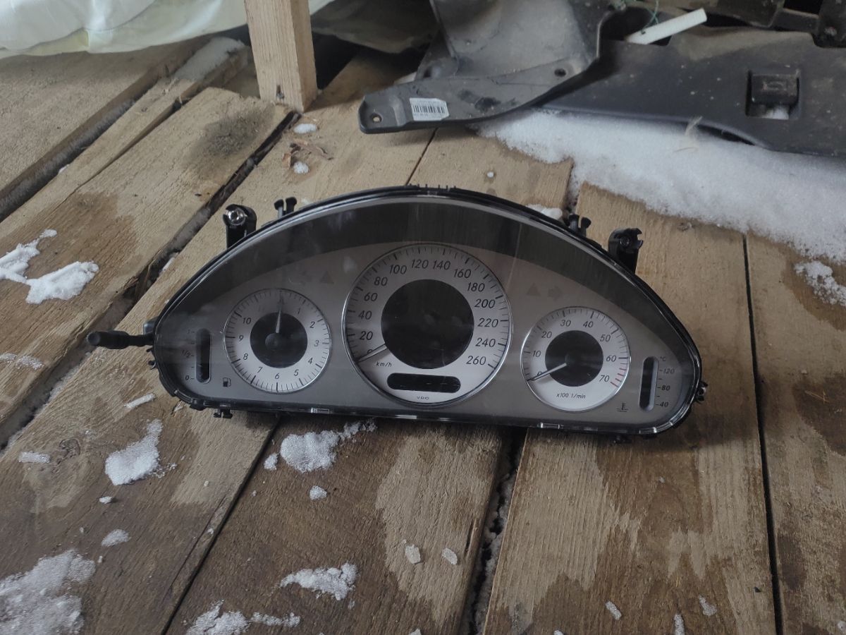 Спидометр 2115404747 на Mercedes-Benz E-Class W211.056 M272 Фото 8