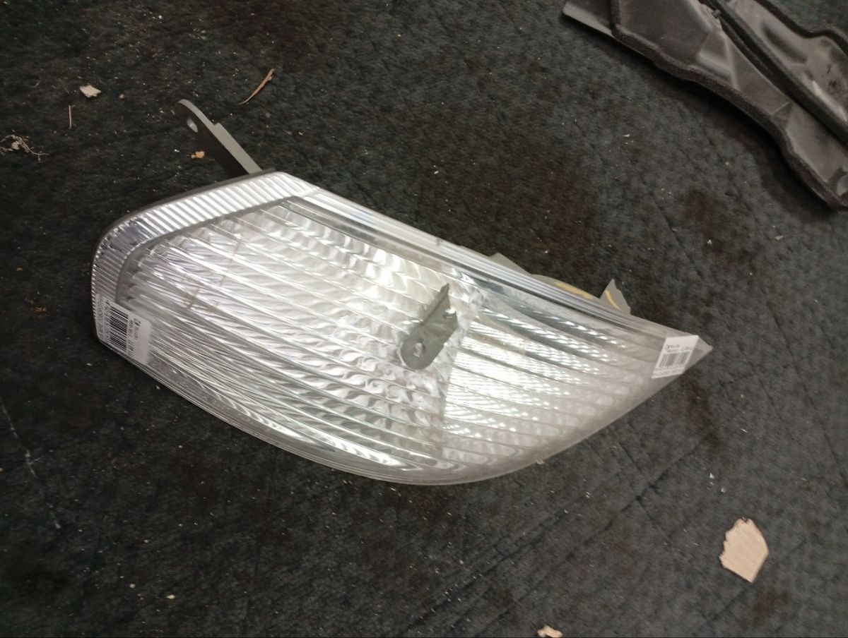 Поворотник к фаре 3437 3437 на Nissan Serena PC24 Фото 4