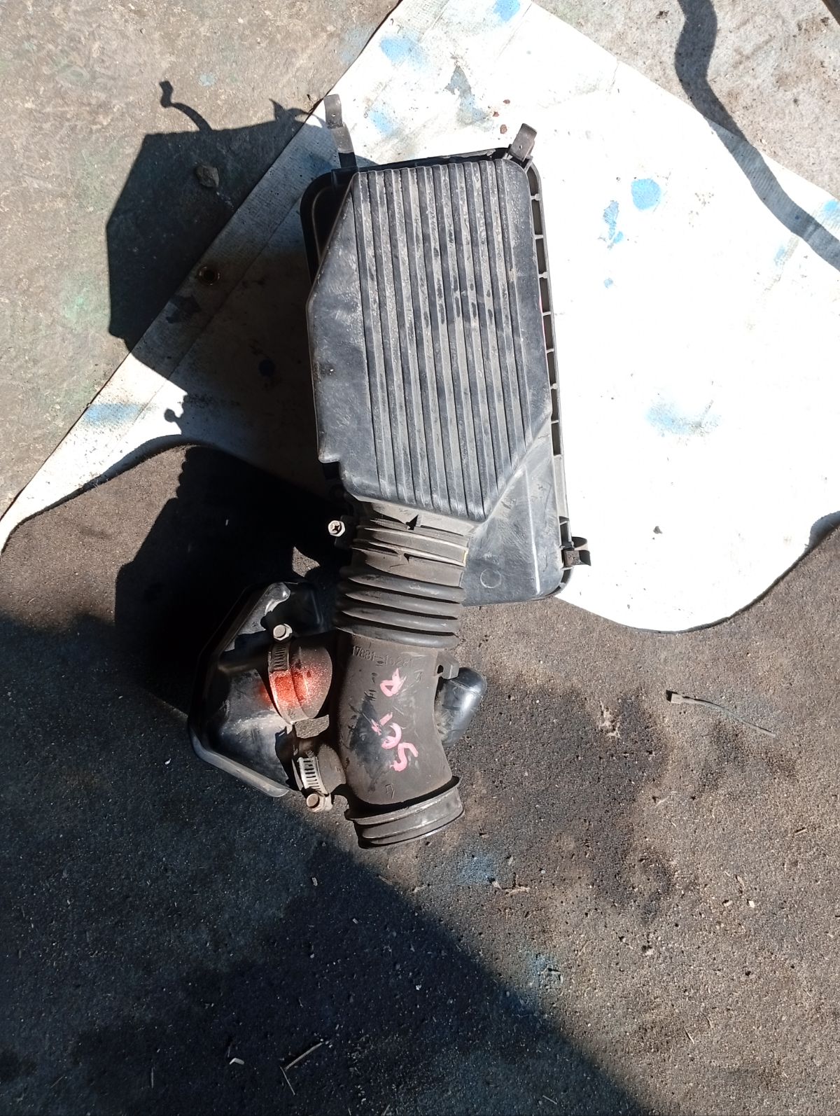Корпус воздушного фильтра 17700-16690 на Toyota Carina AT170 5A-FE Фото 8