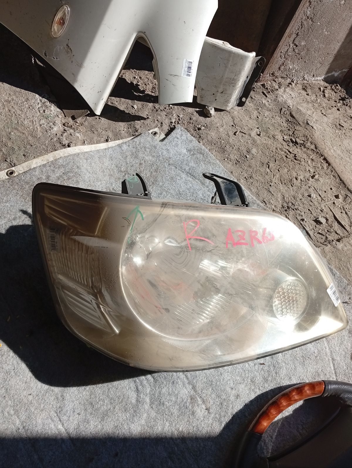 Фара 28-150 28-150 на Toyota Noah AZR60G Фото 4