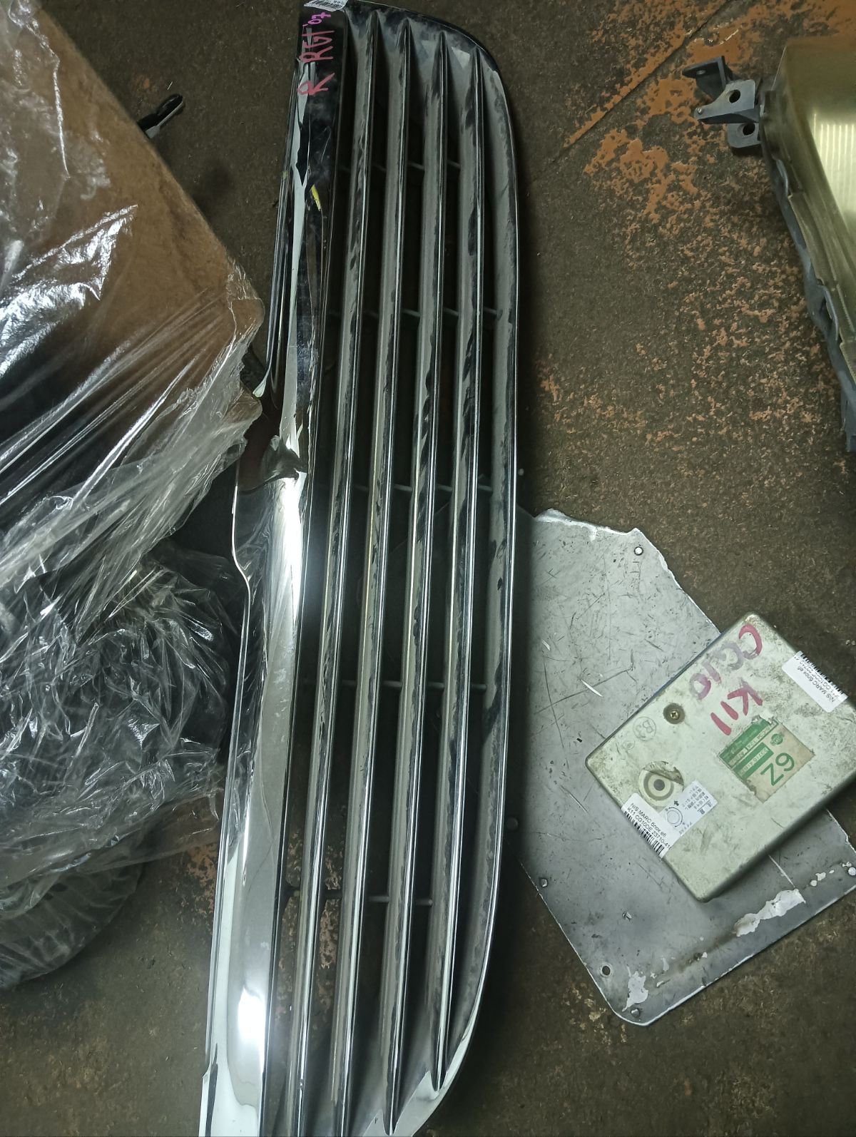 Решетка радиатора на Honda Stepwgn RG1 Фото 6