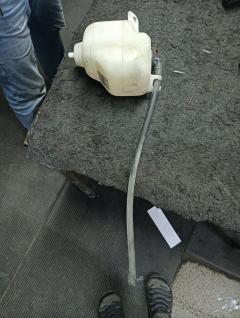 Бачок расширительный 16470-22070 на Toyota Opa ZCT10 1ZZ-FE Фото 2