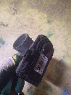 Дроссельная заслонка 22030-21030 на Toyota Ractis NCP100 1NZ-FE Фото 5