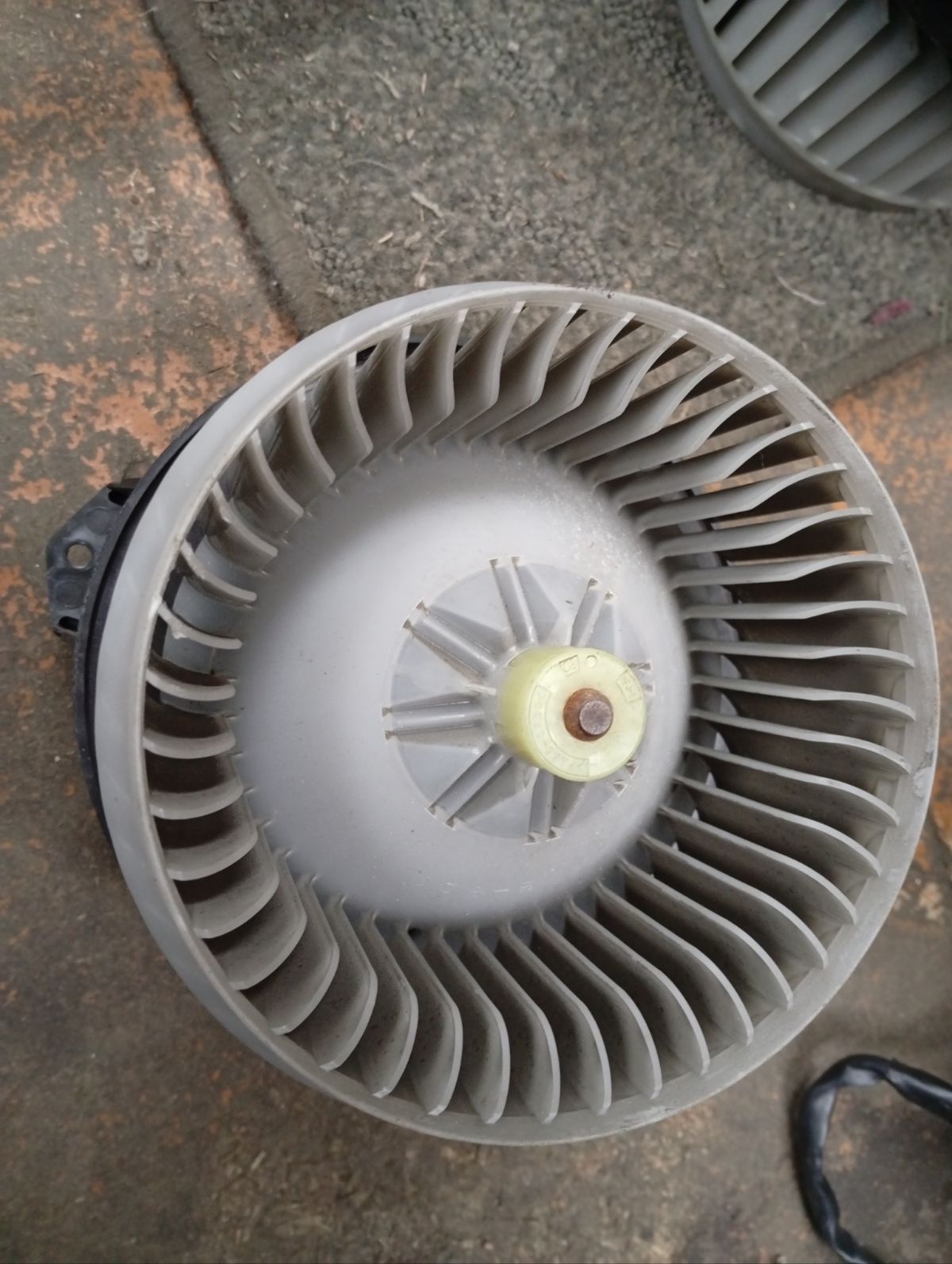 Мотор печки на Suzuki Swift ZC71S Фото 6