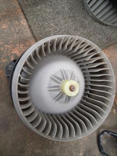 Мотор печки на Suzuki Swift ZC71S Фото 6