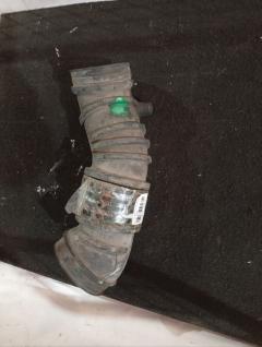 Патрубок воздушн.фильтра на Mitsubishi Chariot Grandis N84W 4G64 Фото 2