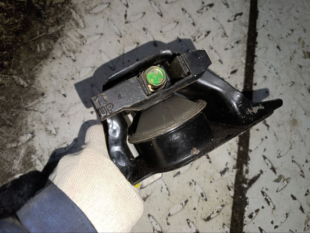 Подушка двигателя на Nissan March AK12 CR12DE Фото 8