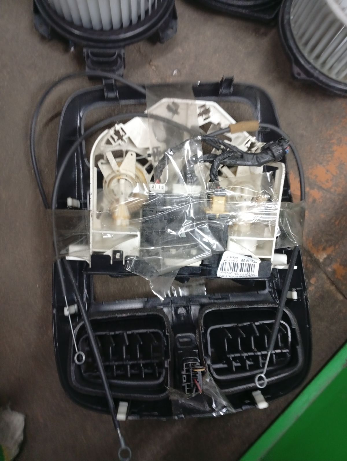 Блок управления климатконтроля на Mazda Demio DW3W B3 Фото 4