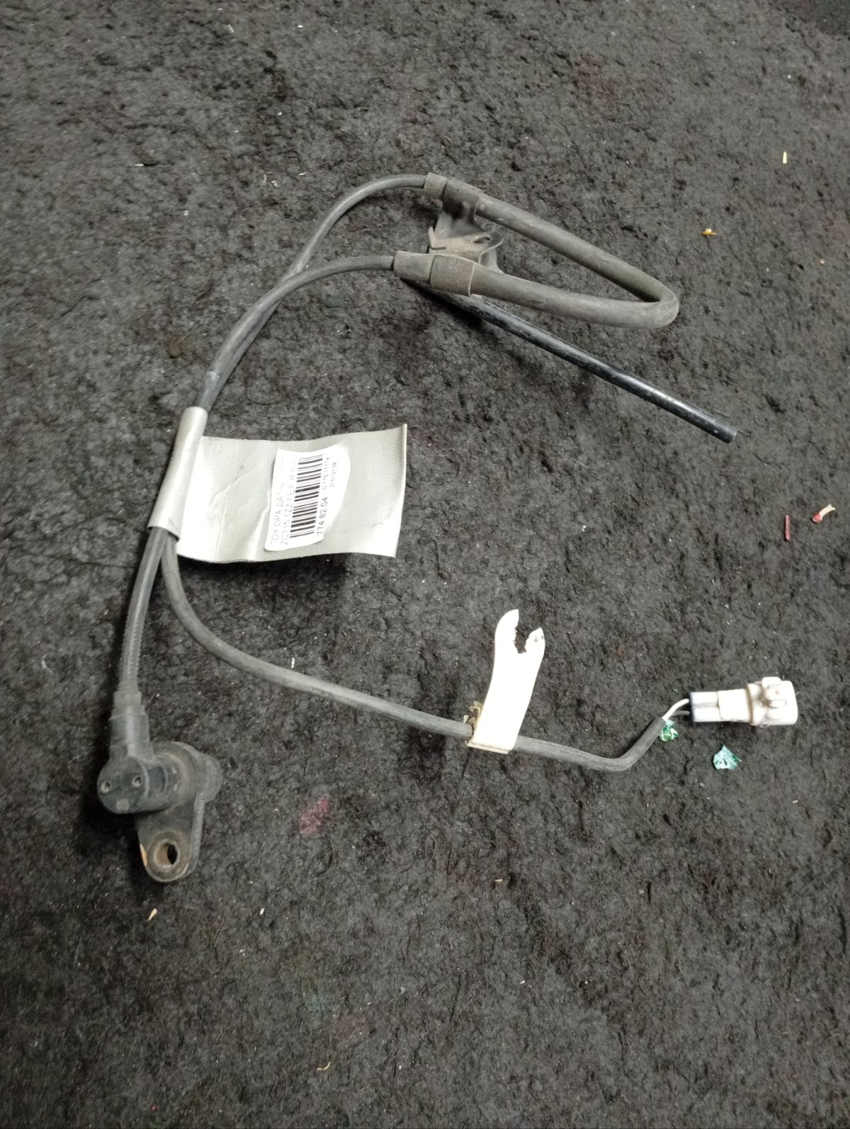 Датчик ABS 89542-63010 на Toyota Opa ZCT15 1ZZ-FE Фото 2