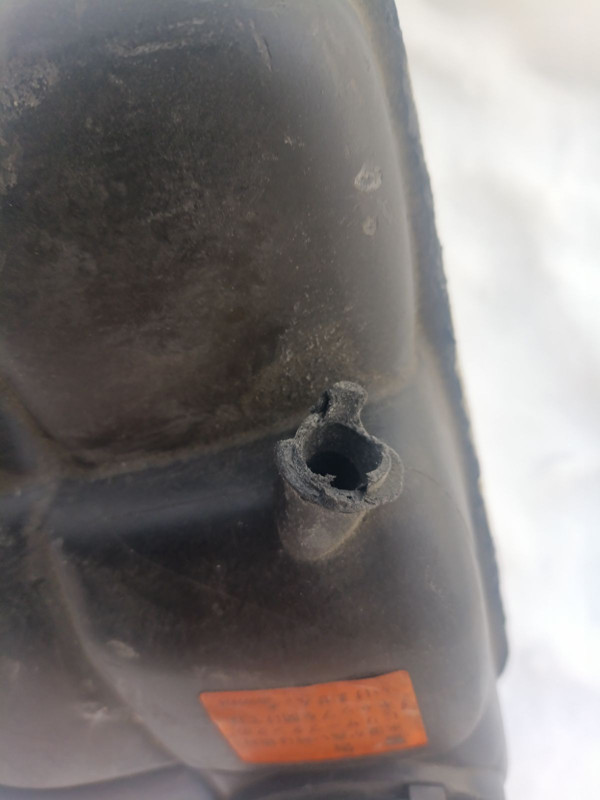 Бачок расширительный A2115000049 на Mercedes-Benz E-Class Station Wagon S211.254 272.943 Фото 8