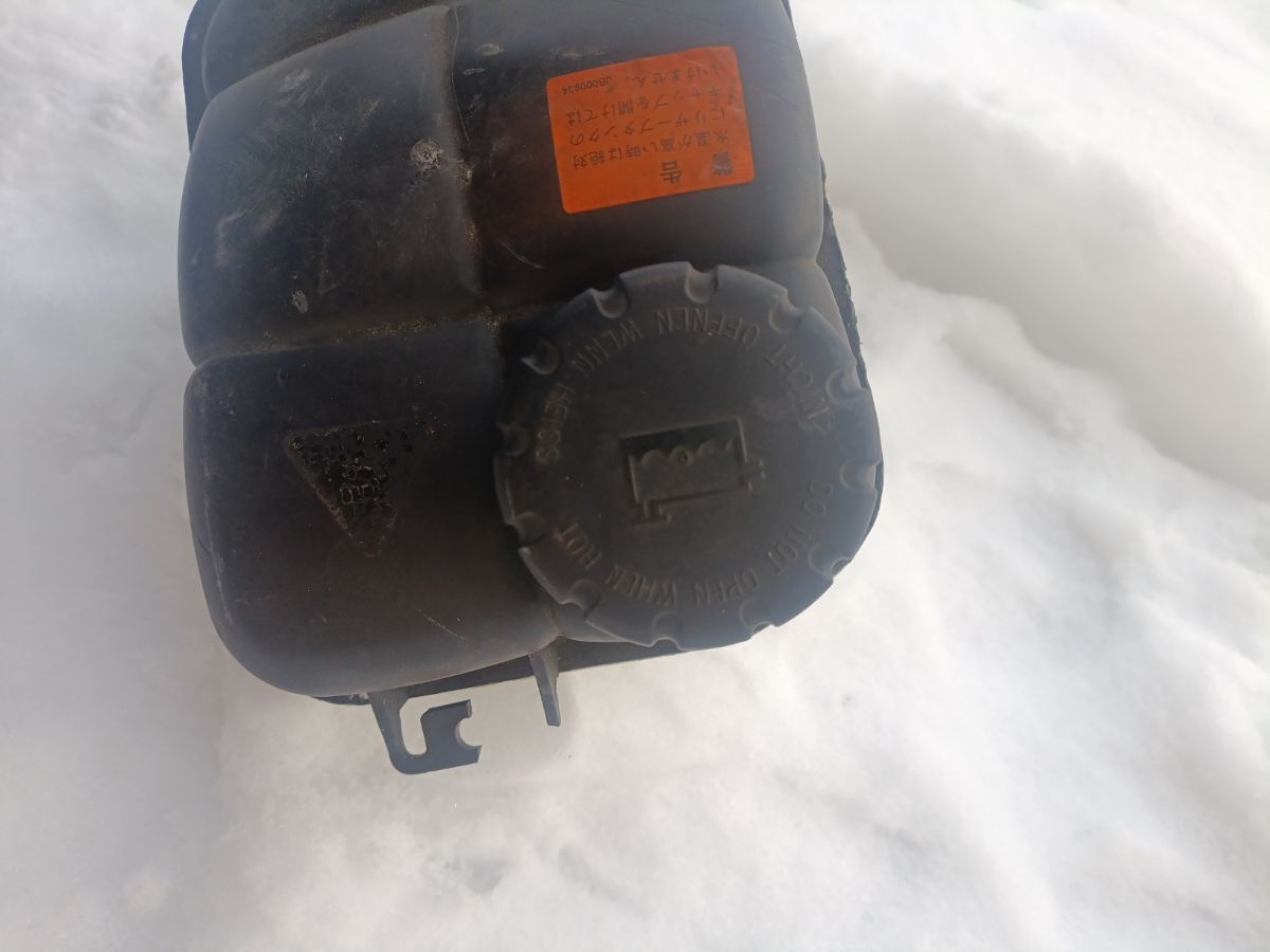 Бачок расширительный A2115000049 на Mercedes-Benz E-Class Station Wagon S211.254 272.943 Фото 9