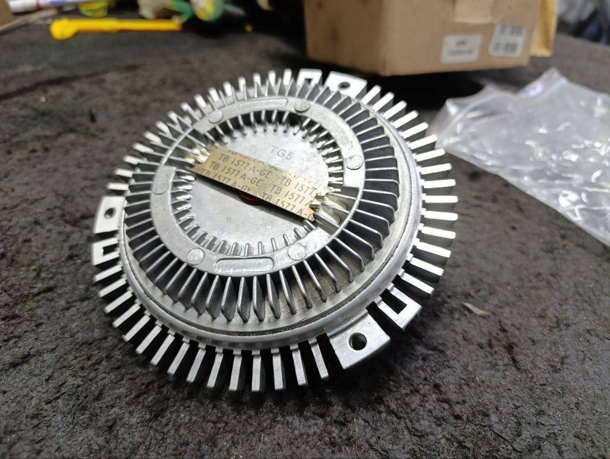 Вискомуфта YUEKUN YK-03006, 058150N, 0720002007, 0819112, 102318A, 111736, 11522241183, 11522241290, 11522243304, 11522244413, 11522245195, 11522245496, 11522245498, 1340103, 1340181, 1340184, 1414900300, 1481501, 181313, 18679, 20 91 8679, 20041078, 200523S1, 201523S3, 2100 011 034, 2243304, 2244413, 2245195, 2245496, 2245498, 24 461 915, 24461915, 3000436SX, 314 115 2201, 49631, 500 862, 500862586, 500862755, 509C0014, 620003, 6500974, 8111102, 8MV 376 732401, 8MV376732-401, 90509123, 90512537, 958086, AV0081, BFC027, BFC102, BSG15505005, BWC325, CLU45498, LK007, SV6037, SV6037S, SV6067, SV6067S, V200410781, VF0904, VKBW006, WF018679, WG1721021, WG1768393, WG1794883 на Bmw 3-Series E30 M21 Фото 6