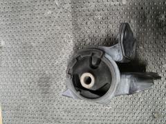 Подушка КПП GJ6G-39-070B на Mazda Atenza Sport GG3S L3 Фото 3