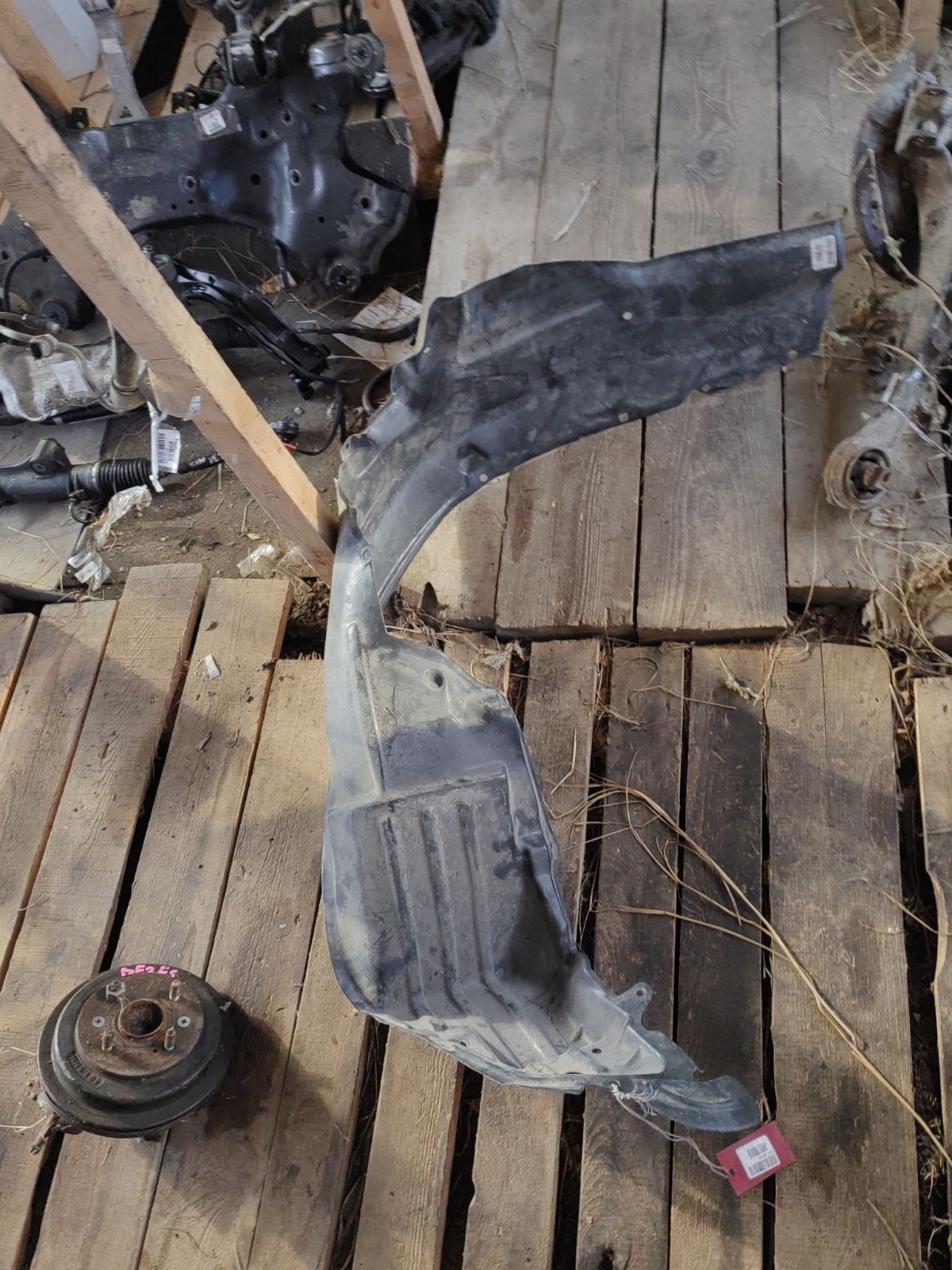 Подкрылок TYG DS11111AR, 63840-5Y700, 638402Y000, 8400-843, 915.NS11090R, DS11101BR, L261100024R, NNMXQ00-300-R, NNMXQ00300R, NS2575CR, ST-DTW2-016L-1 на Nissan Cefiro A33 Фото 3