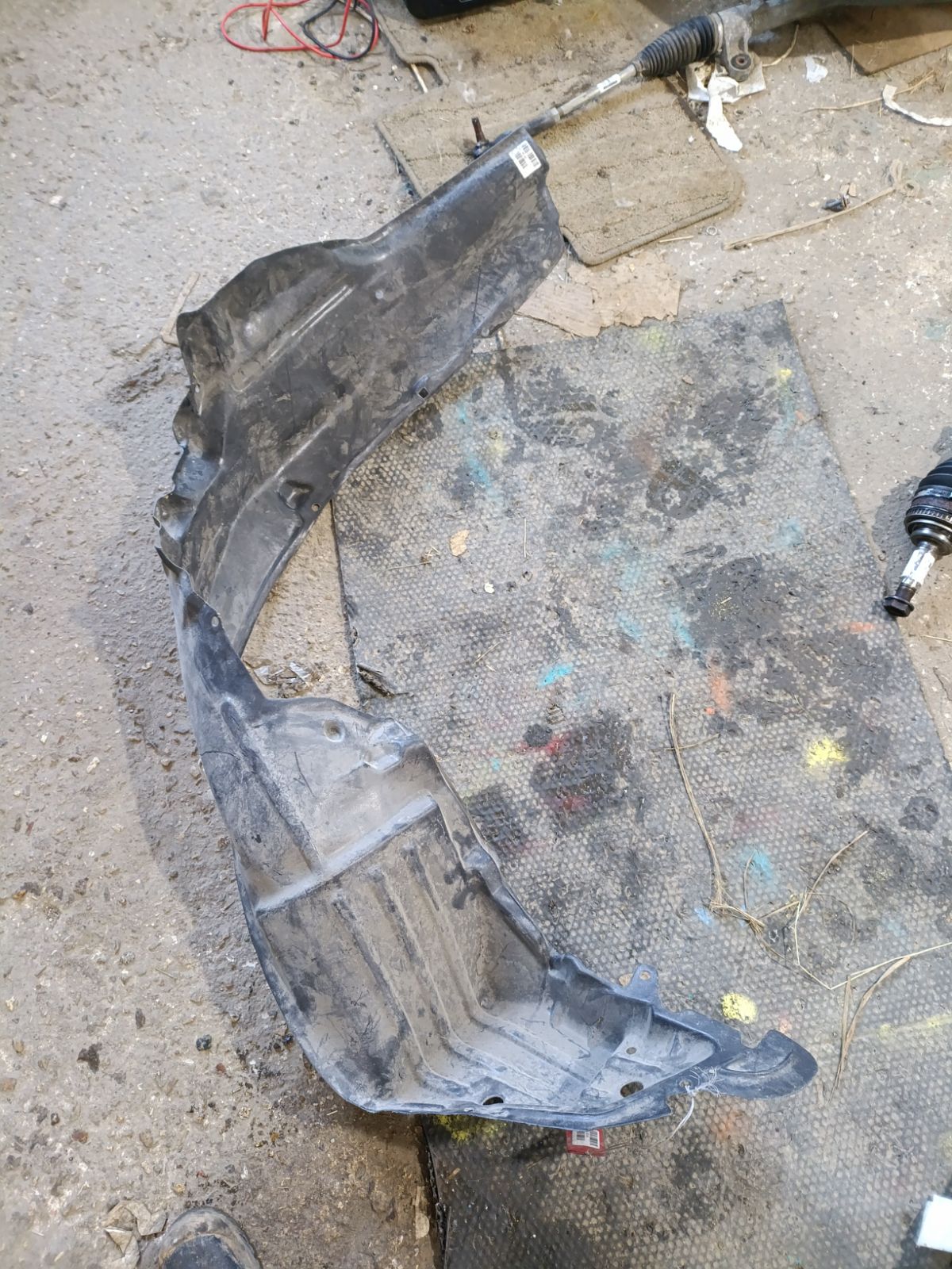 Подкрылок TYG DS11111AR, 63840-5Y700, 638402Y000, 8400-843, 915.NS11090R, DS11101BR, L261100024R, NNMXQ00-300-R, NNMXQ00300R, NS2575CR, ST-DTW2-016L-1 на Nissan Cefiro A33 Фото 4