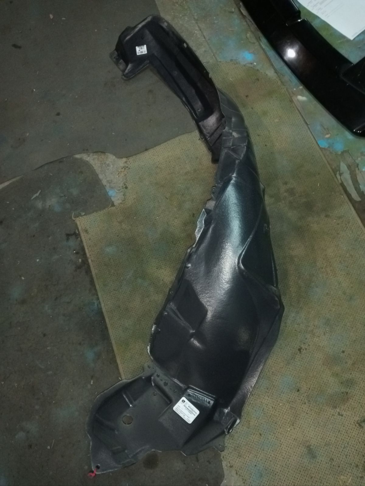 Подкрылок LT-TY6262, 08725116, 503309, 53875-02230, 53875-12430, 53875-12460, 5387512430, 5389434, 8117FP-1, 8117FP1T, 8400-620, 907592, 912459, AFK772298, AS47DJ0071, AT92257, CMP0550213, FP 7015 388, GD2588NR, HD085902101R, I02821032, IK-1322, JH04-CRL08-032R, JH04CRL08032R, L320308024R, MINC-TY8262, PTY11242CR, RR-53875-12520, ST-TY29-016L-1, TF011166R, TO343062FR, TY11242CR, TY2588KR, TY281016L2R00, TYCRL06-300-R, TYCRL06300R, TYCRL06301R на Toyota Corolla ZRE151L Фото 3