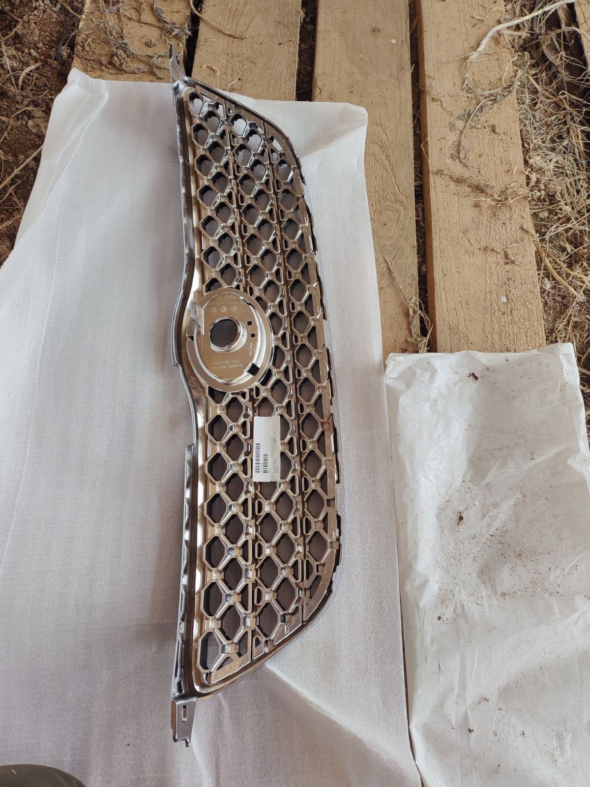 Решетка радиатора TYG TY07259GB, 53111-1A450 на Toyota Corolla NZE121 Фото 4