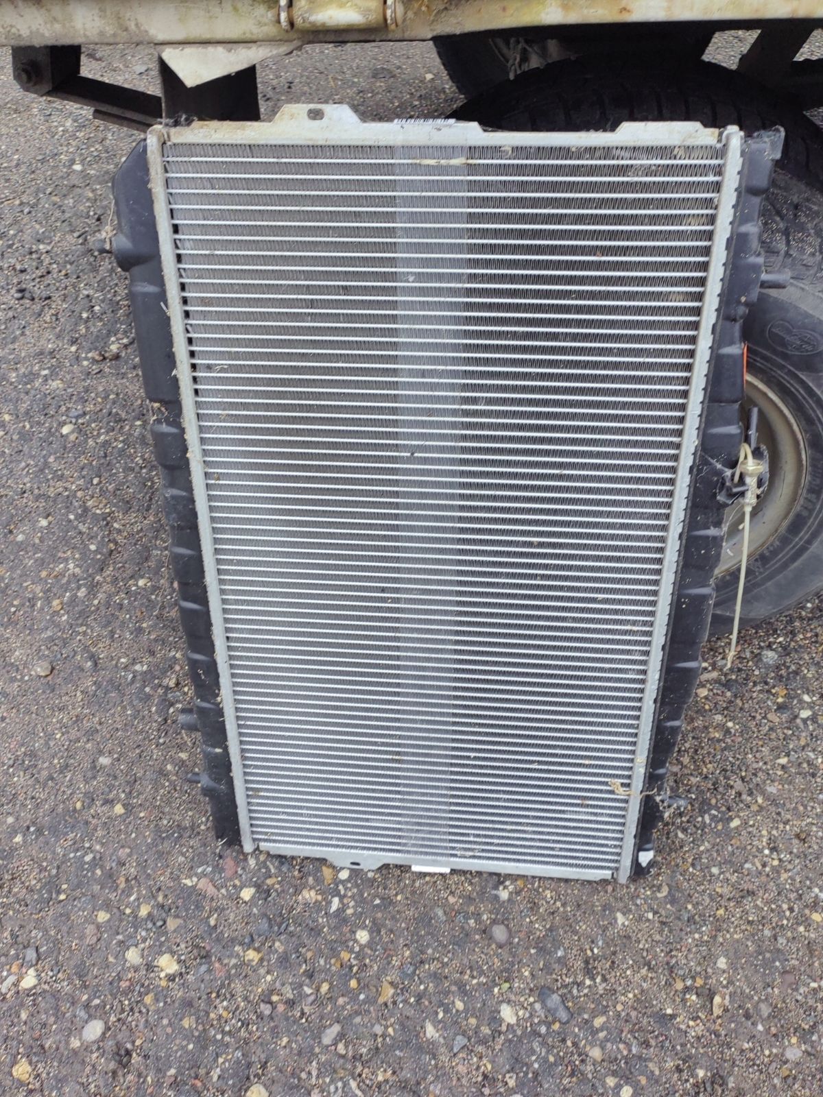 Радиатор ДВС TD-036-0060, 01283099, 0190170007, 054M26, 1025472SX, 1026533SX, 104083, 112038, 1283099, 133240A, 17488T, 2066051, 25310-2D010, 2531020100, 2531020110, 253102C106, 253102C116, 253102D100, 253102D106, 253102D110, 253102D200, 253102D206, 253102D210, 253102D216, 253102D300, 253102D350, 2547223200, 2548023000, 2548023001, 310523, 327911J250, 33057, 402095R, 470R0136, 510025N, 53471, 5700441, 60822095, 67488, 67489, 67493, 734903, 82002095, 8684606, 8MK 376 762111, ACRB024, ADG09857, CR 1285 000P, D70510TT, DRM41001, FN2393, FP 32 A676, FP 32 A676X, FX-036-0060, H253102D200, HY2095, HY2186, KHY095, LRCHUEL001D1, MK1153, NC01037008B, PL811700, QER2198, RB1051, RDA283099, VCS7488, VT06051, Y55013 на Hyundai Elantra 1.6 Фото 3