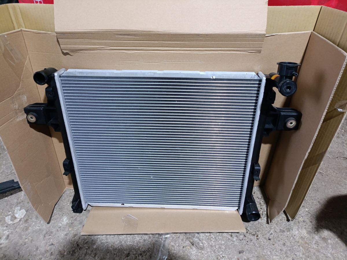 Радиатор ДВС TADASHI TD-036-0151, 1025634SX, 107270, 21002059, 2839, 2840, 32311012, 3430082, 470R1307, 520132N, 55116542AB, 55116842AB, 55116849AC, 61038, 701517, 8MK 376 900651, AM37021A, ARD1004, AT2840, CL10043, CR 2020 000S, CU2840, DCM2125, FX-036-3616, FX-036-3616A, GD7595K, JE2059, JP000105, JP0105, JP65000500000, K55116842AB, MV2840, PL331903, PRD1004, RA61024, TD-036-3616, TD-036-3616A, WK2840PA26 на Jeep Commander XK EZB Фото 7