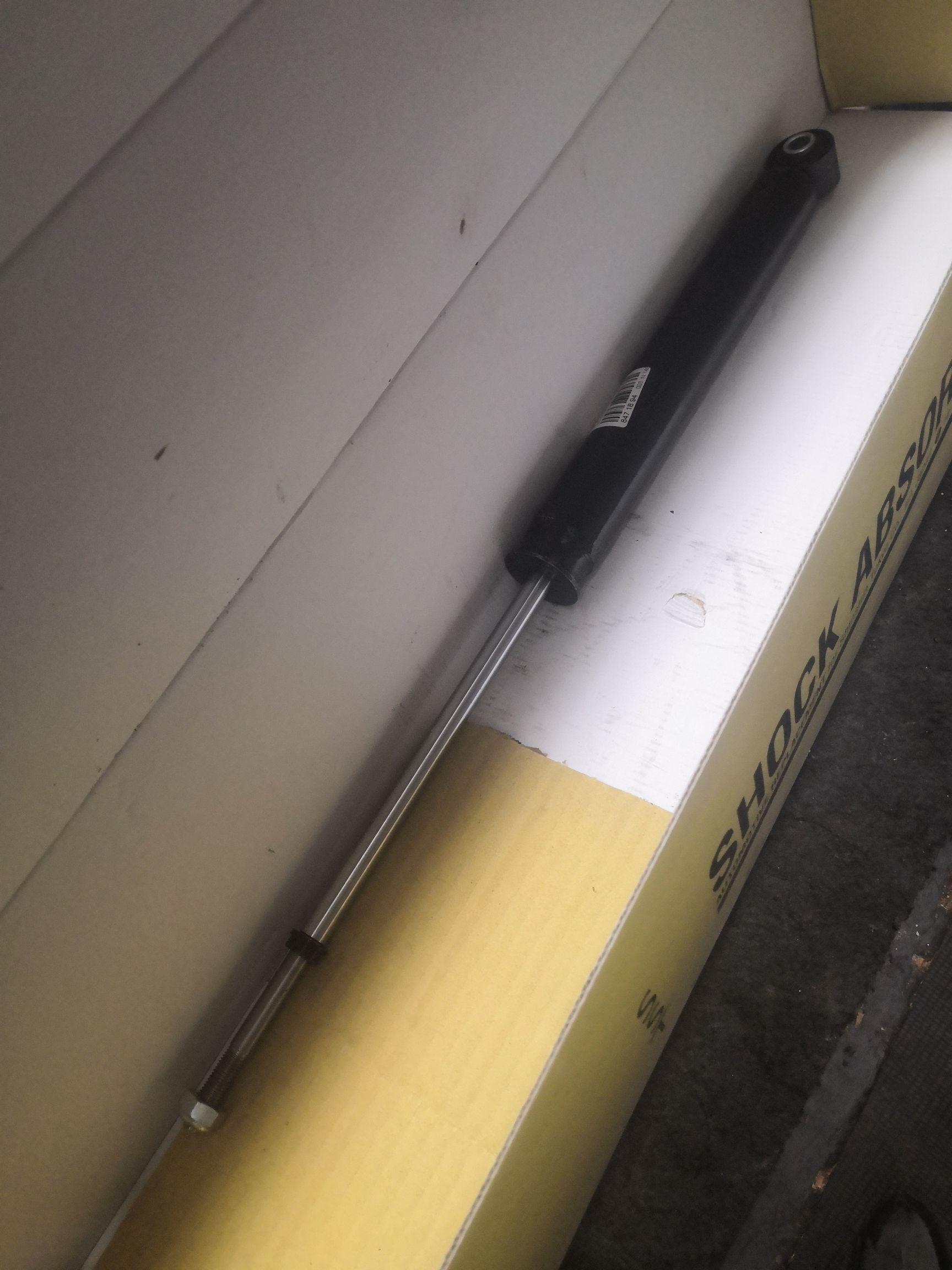 Амортизатор SST ST-003R-K11, 170 419, 19-028569, 343249, 443255, 56210 1F525, 56210 41B06, 56210 41B26, 56210 4F120, 56210 4F125, 56210 6F605, 562105F600, 562105F625, 562106F600, 562106F625, BNE-2856, BNE-6352, CR-003R-K11, CR8825, E1202, ST-003-8678 на Nissan March AK11 Фото 2