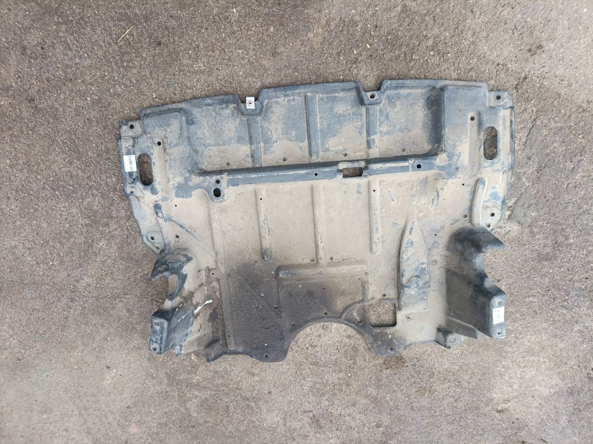 Защита двигателя 51441-22310 на Toyota Mark Ii GX110 Фото 5