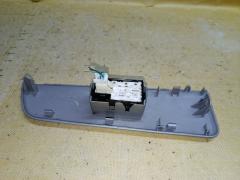 Блок упр-я стеклоподъемниками 84040-33080 на Toyota Noah ZRR70G Фото 8