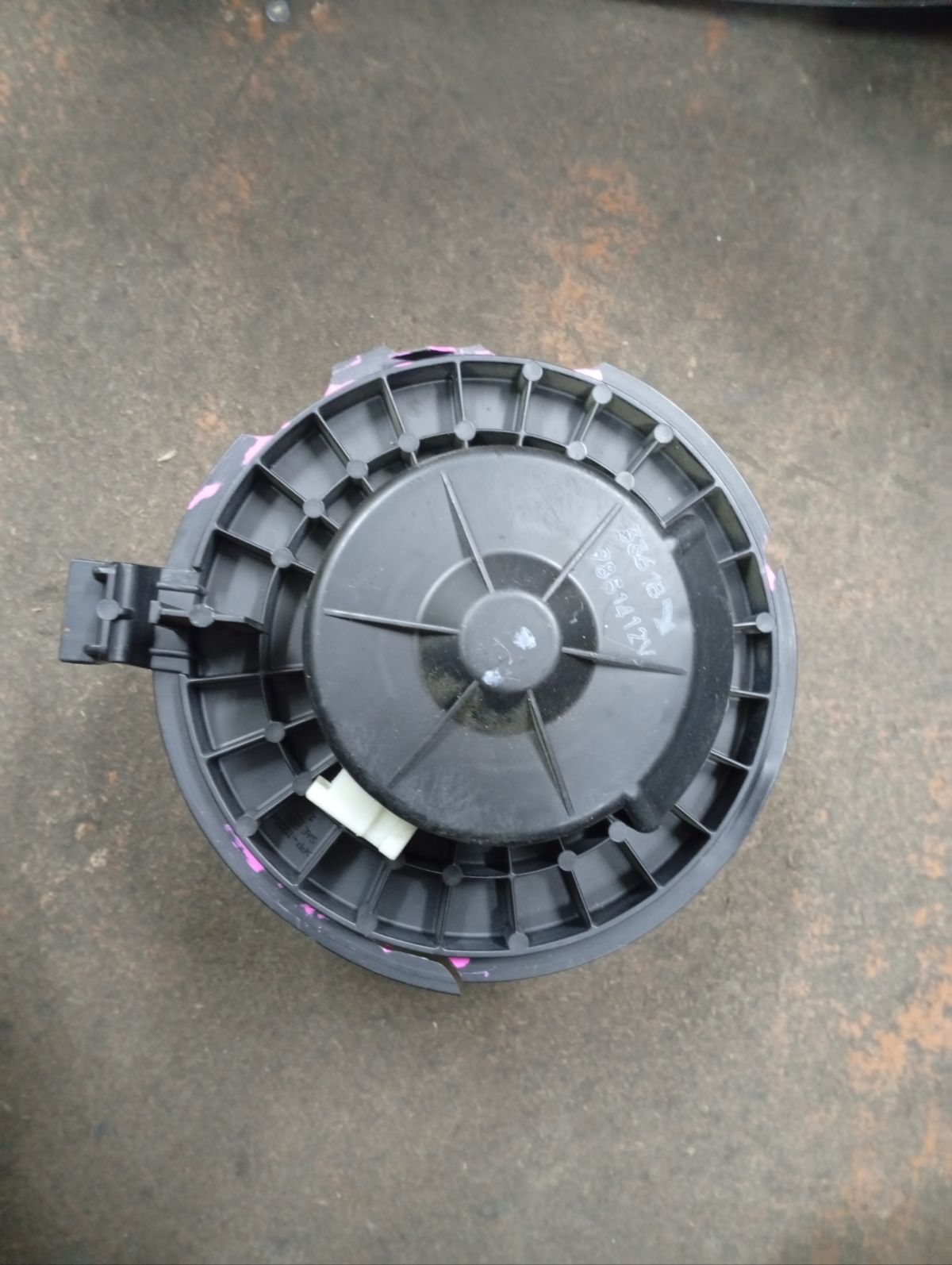 Мотор печки на Nissan Note E11 Фото 10