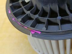 Мотор печки на Nissan Note E11 Фото 5