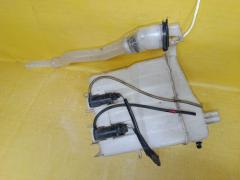 Бачок омывателя на Toyota Voxy ZRR70G Фото 3