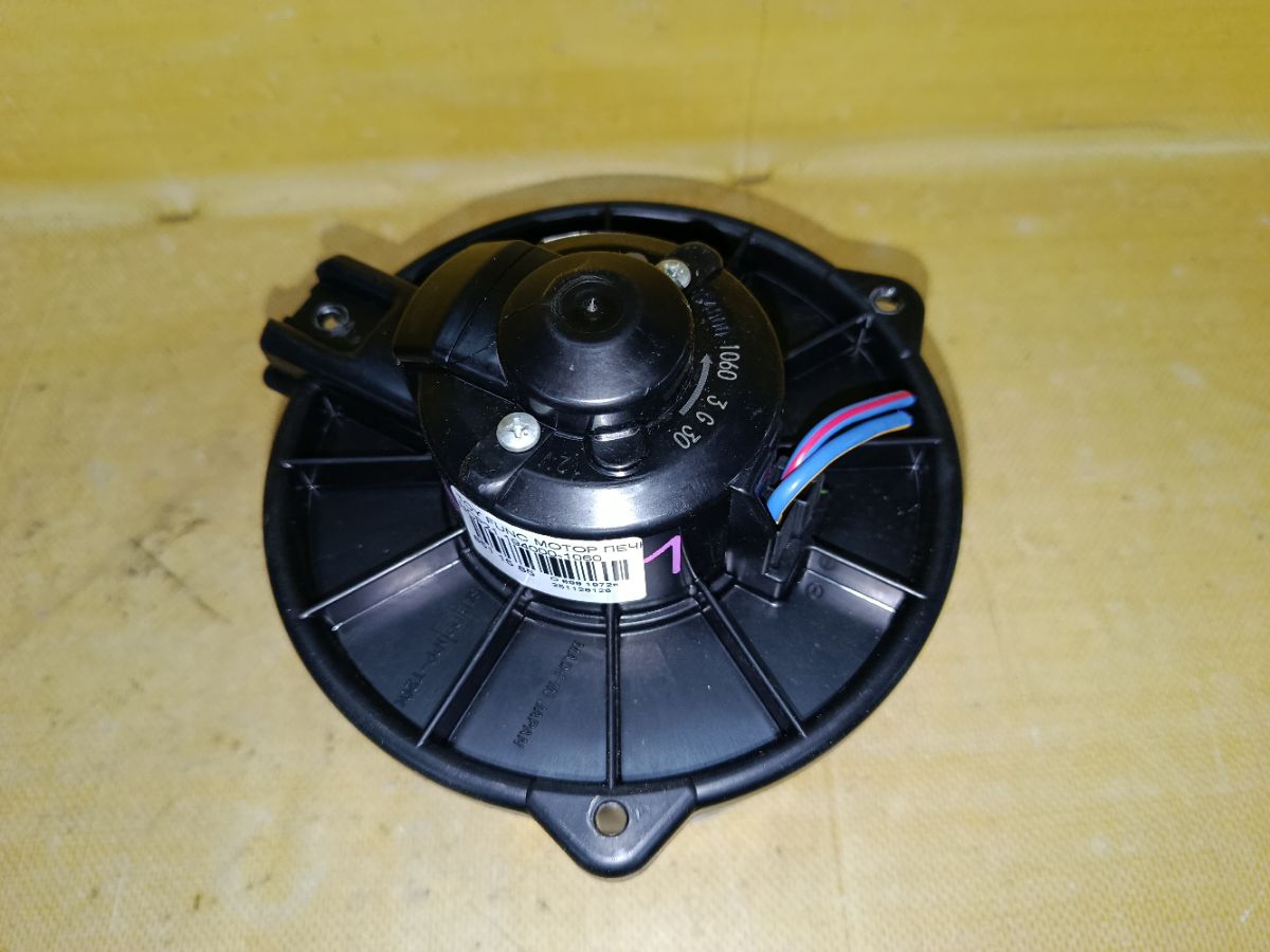 Мотор печки на Toyota Funcargo NCP21 Фото 5