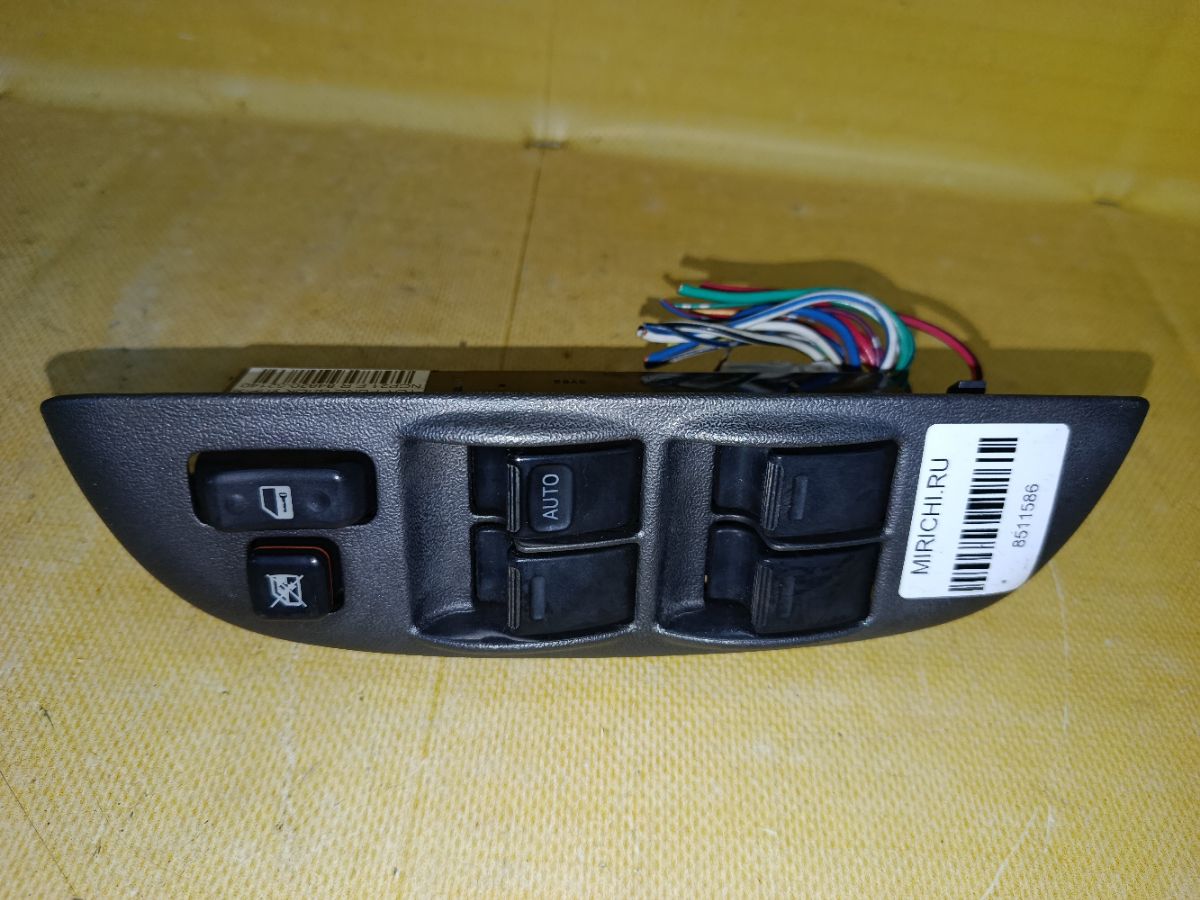 Блок упр-я стеклоподъемниками 84820-52140 на Toyota Funcargo NCP21 Фото 5