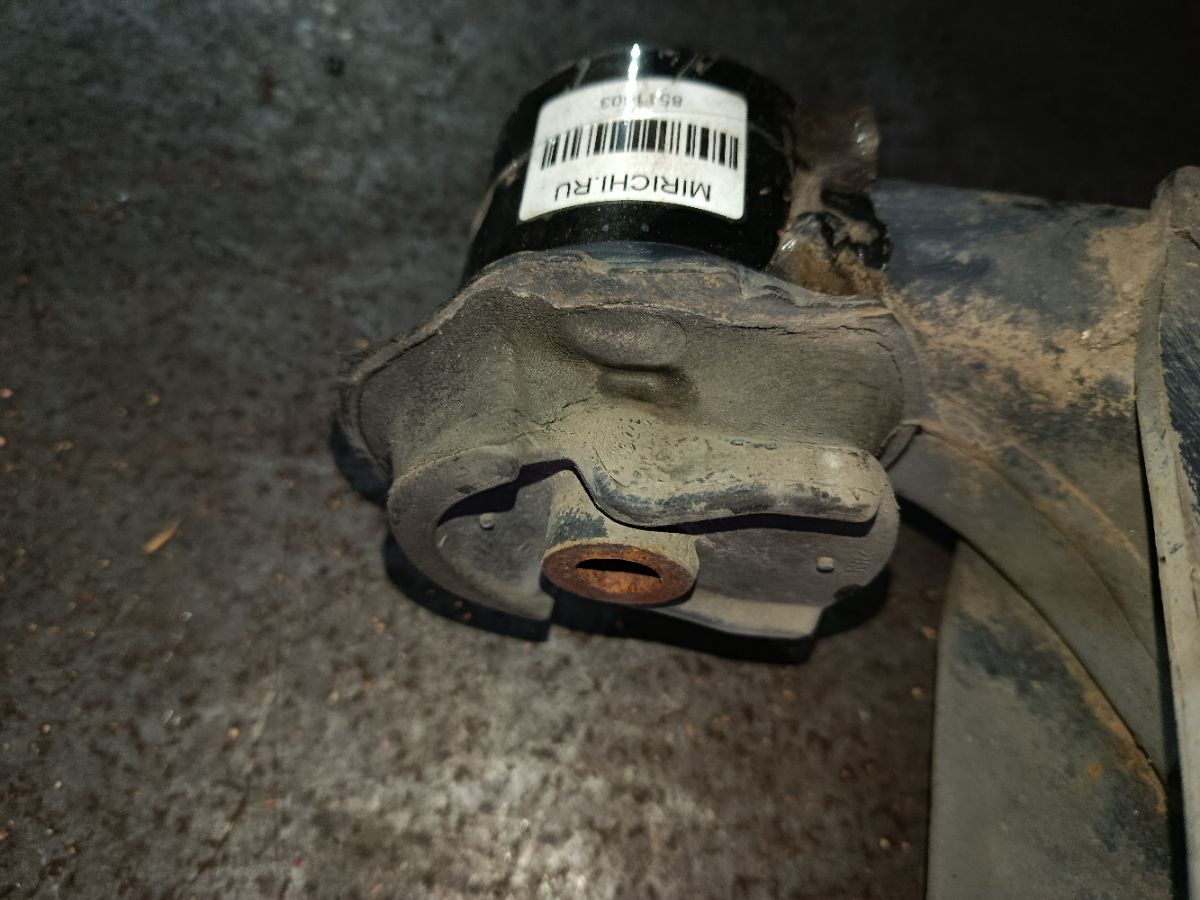 Балка подвески на Toyota Voxy ZRR70G 3ZR-FAE Фото 14