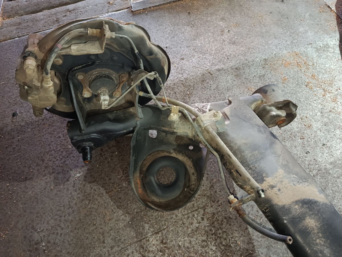 Балка подвески на Toyota Voxy ZRR70G 3ZR-FAE Фото 9