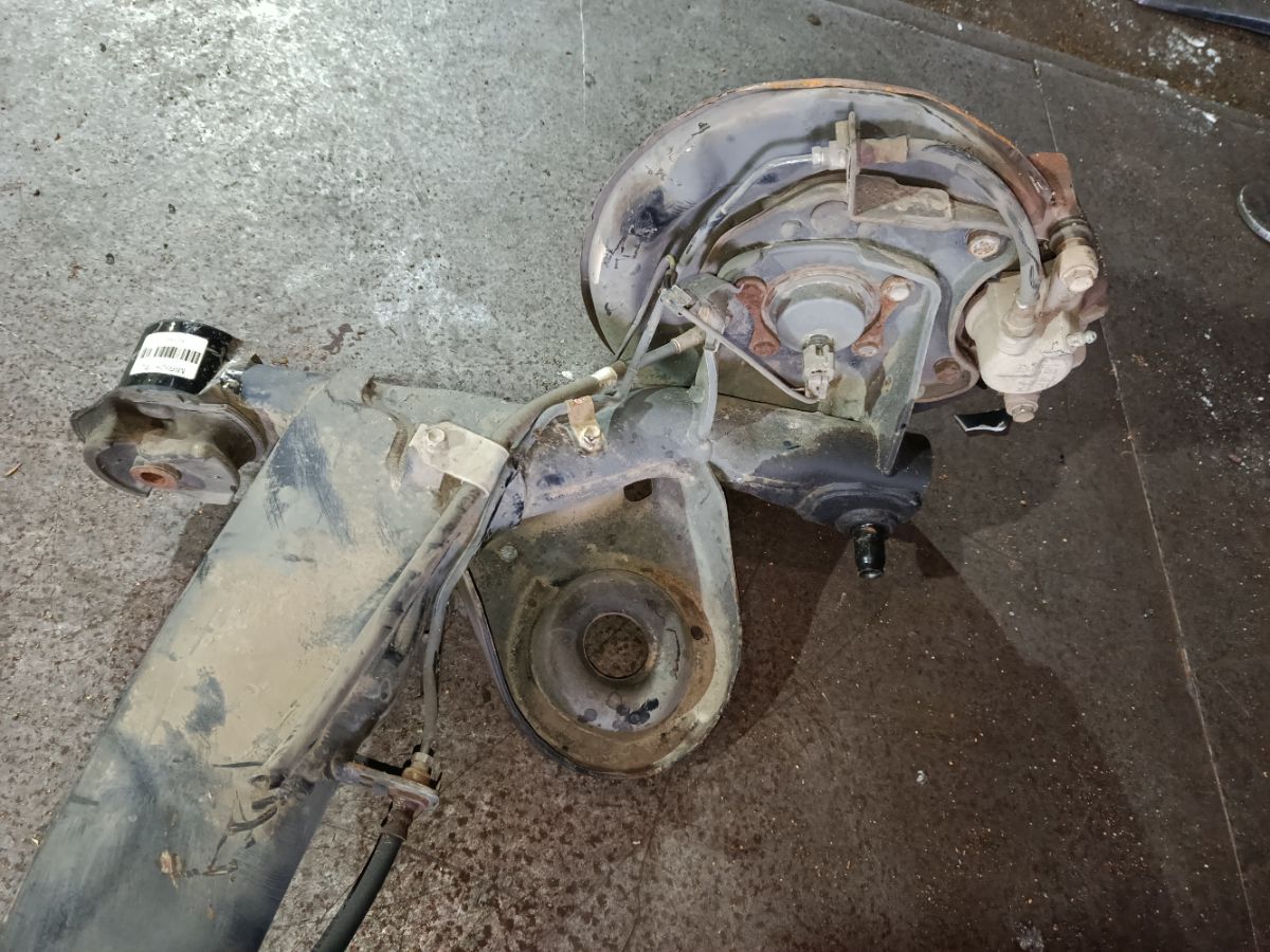 Балка подвески на Toyota Voxy ZRR70G 3ZR-FAE Фото 10