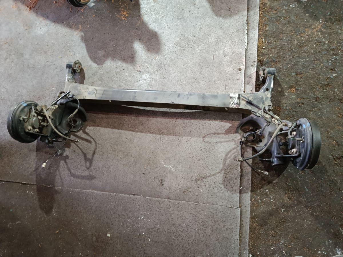 Балка подвески на Toyota Funcargo NCP21 1NZ-FE Фото 4