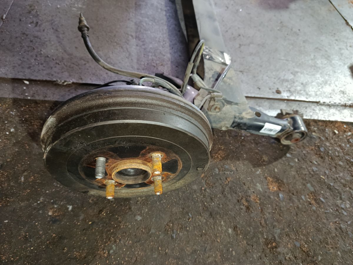 Балка подвески на Toyota Funcargo NCP21 1NZ-FE Фото 5