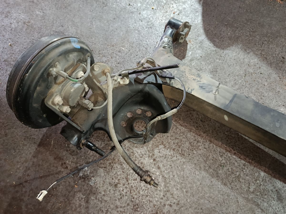 Балка подвески на Toyota Funcargo NCP21 1NZ-FE Фото 8