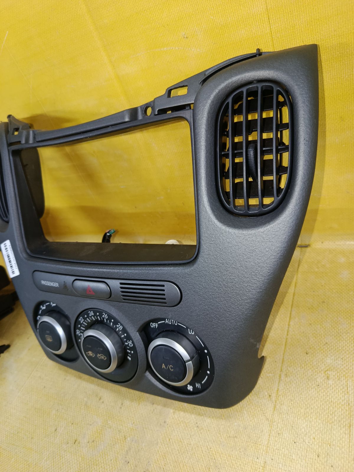 Блок управления климатконтроля на Toyota Funcargo NCP21 1NZ-FE Фото 5