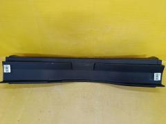 Обшивка багажника 64716-52160 на Toyota Ractis NCP120 Фото 9