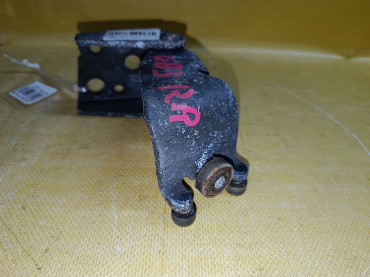 Ролик двери на Honda Freed GB3 Фото 4