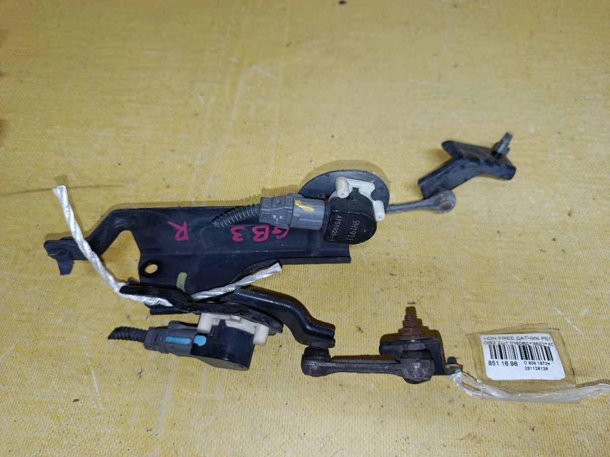 Датчик регулировки наклона фар на Honda Freed GB3 Фото 3