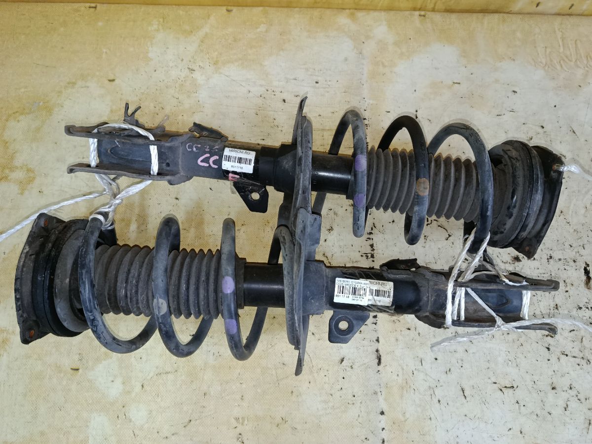 Стойка амортизатора на Nissan Serena CC25 MR20DE Фото 3