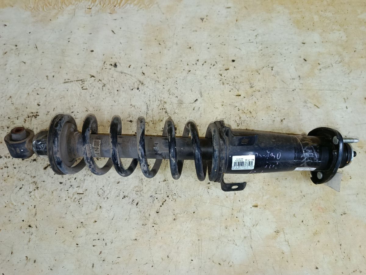 Стойка амортизатора 48530-22651 на Toyota Mark X GRX130 4GR-FSE Фото 3