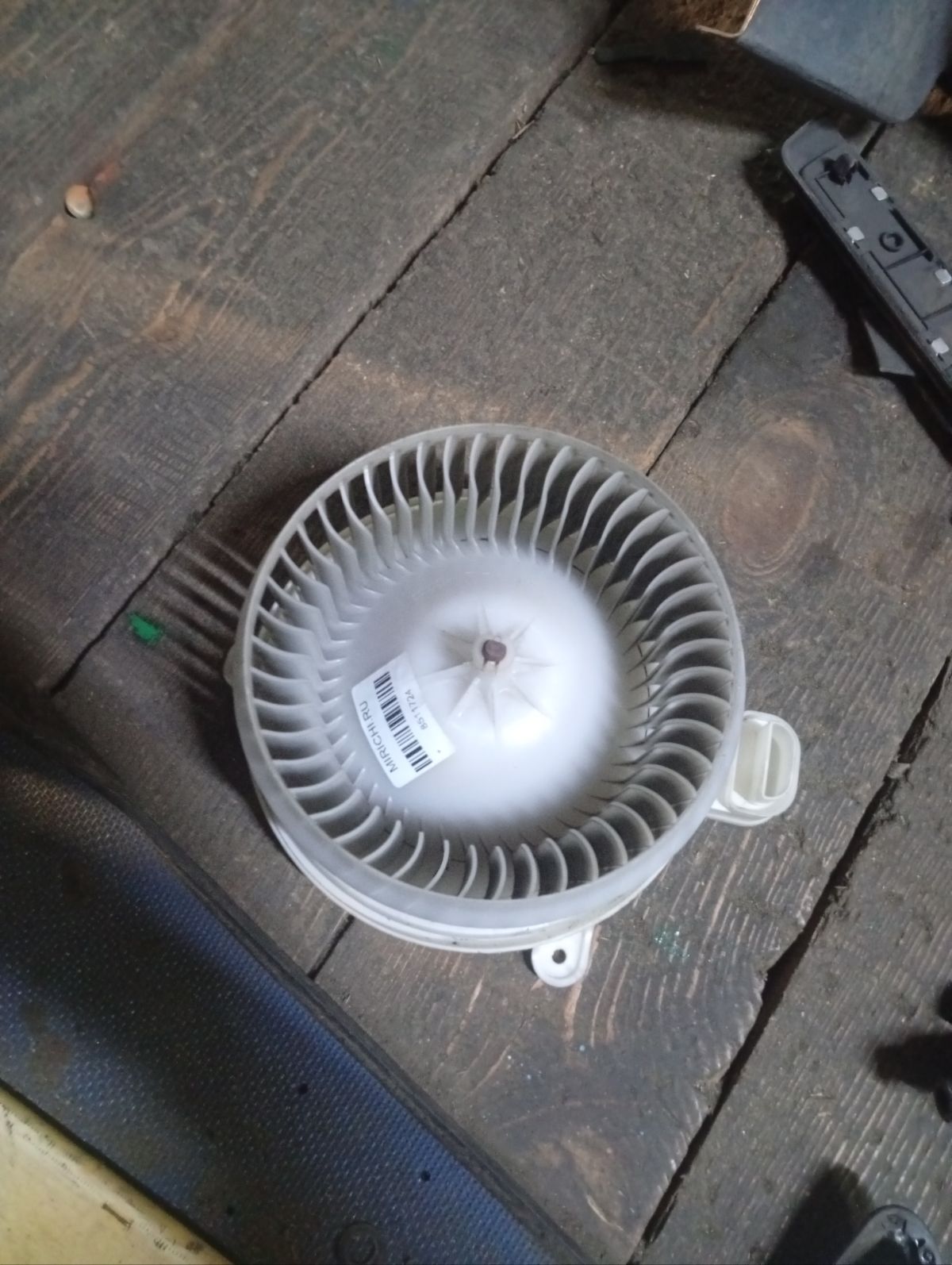 Мотор печки 87103-30400 на Toyota Mark X GRX130 Фото 7