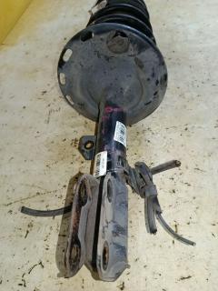 Стойка амортизатора на Toyota Voxy ZRR70G 3ZR-FAE Фото 6