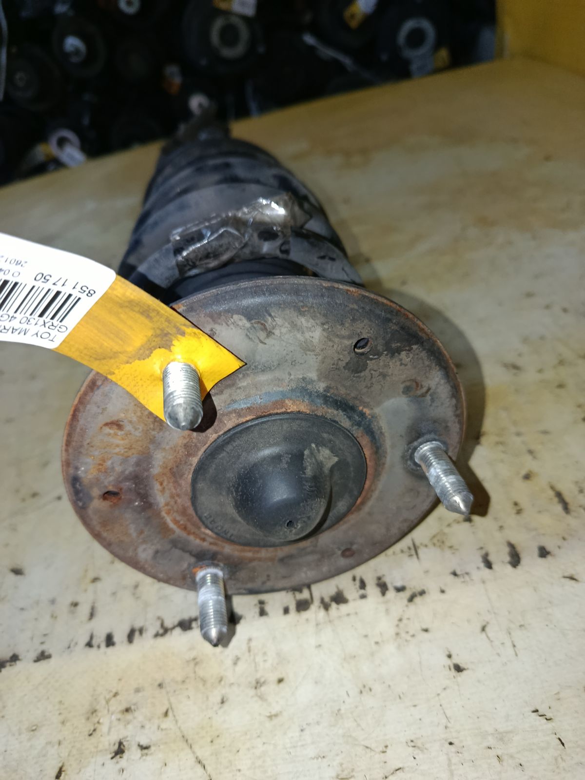 Стойка амортизатора 48520-22701 на Toyota Mark X GRX130 4GR-FSE Фото 4