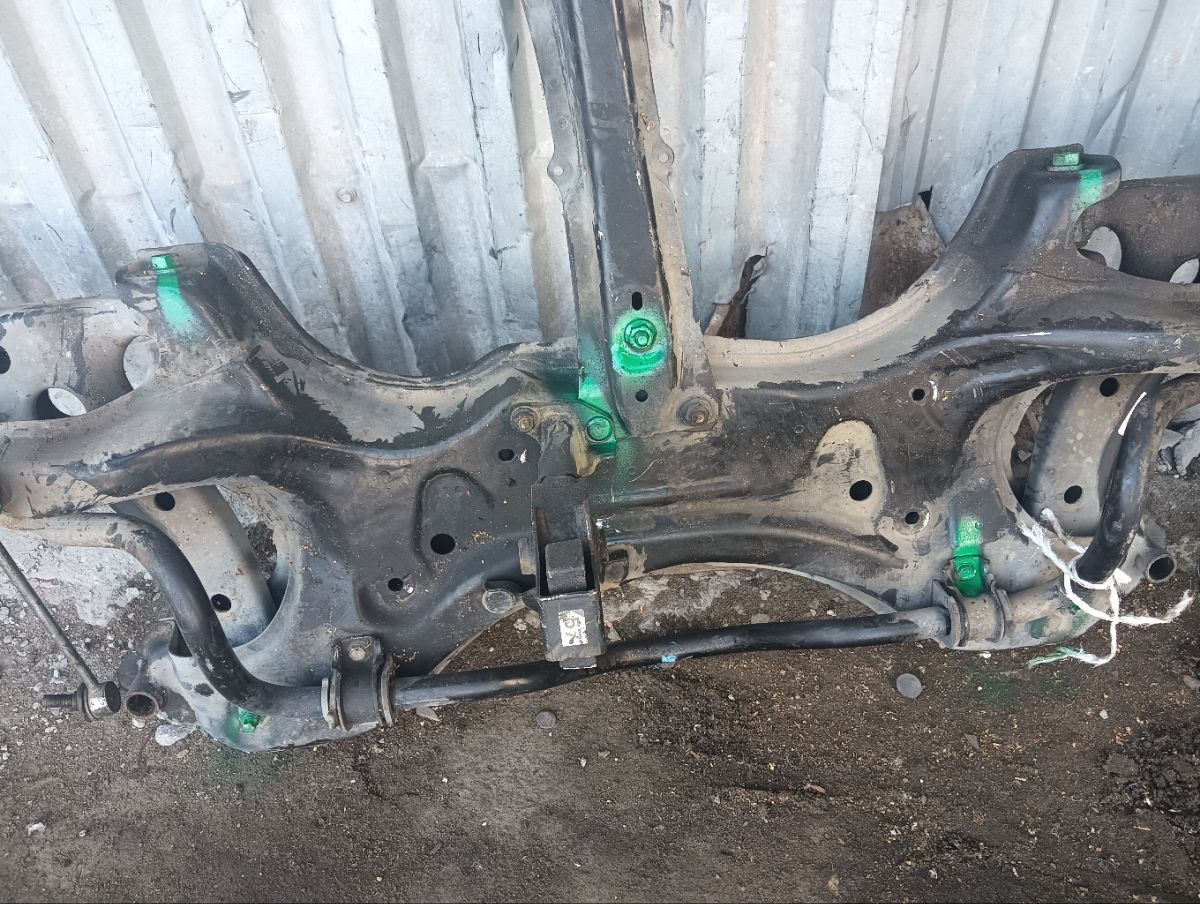 Балка под ДВС 51201-28230 на Toyota Voxy ZRR70W 3ZR-FAE Фото 13